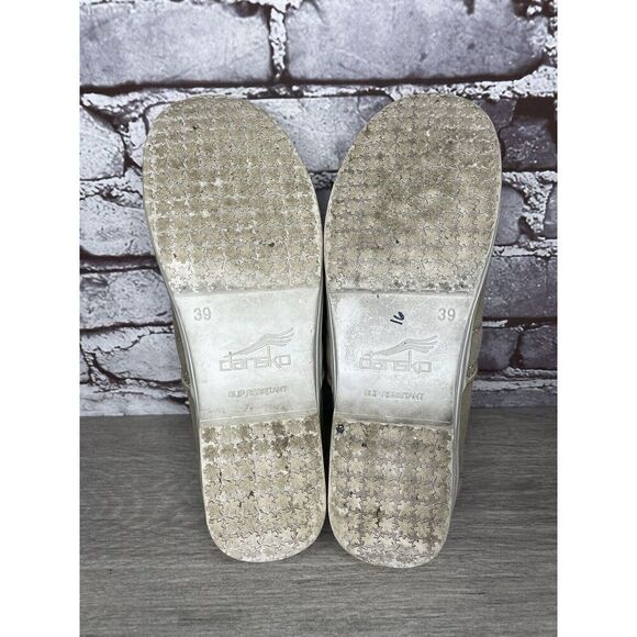 Dansko Volley Vegan Tan Beige Khaki Canvas Non Slip Clogs Women Sz 39EU/8.5M US - Picture 11 of 16